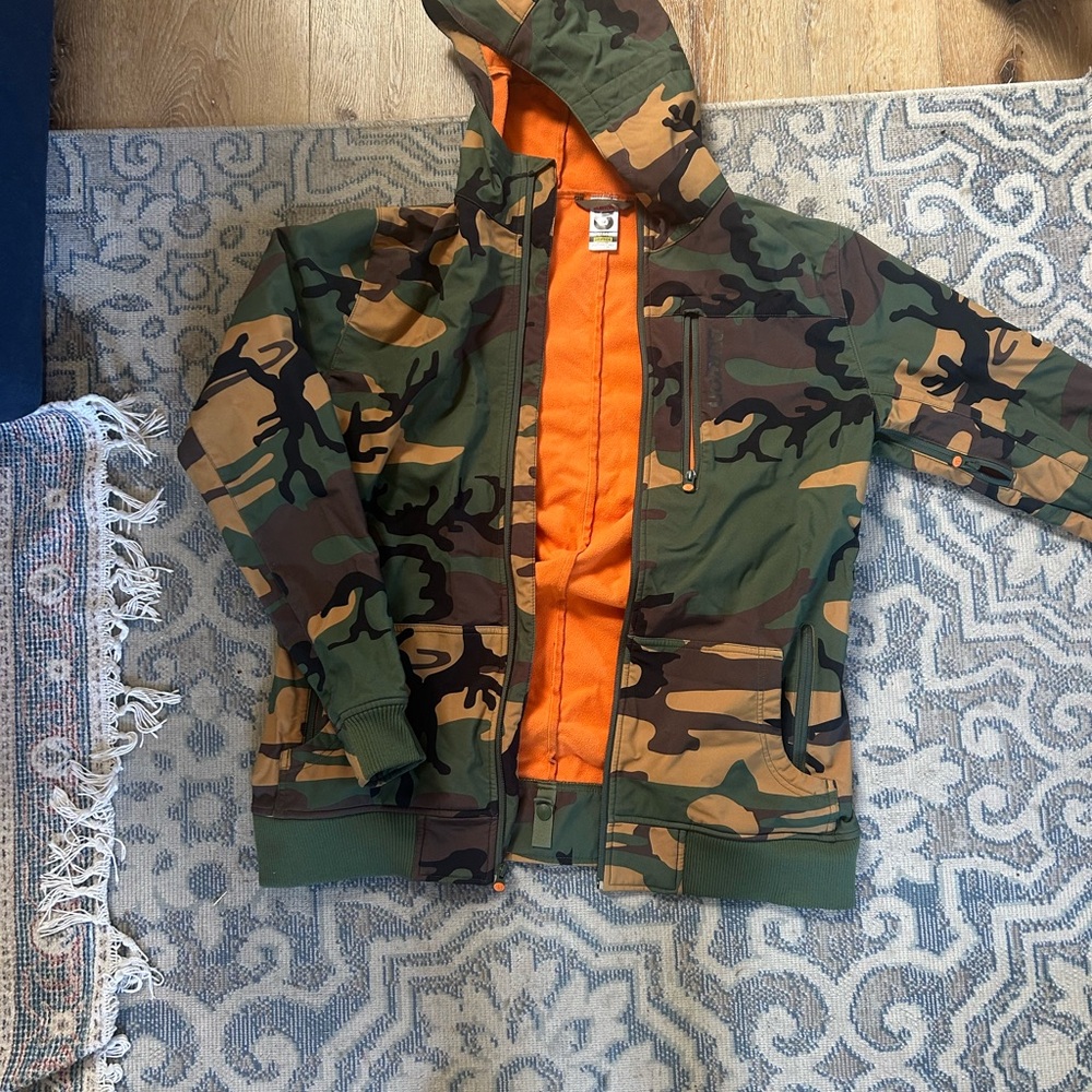 Burton snowboard jacket in good! Condition, warm in cold conditions